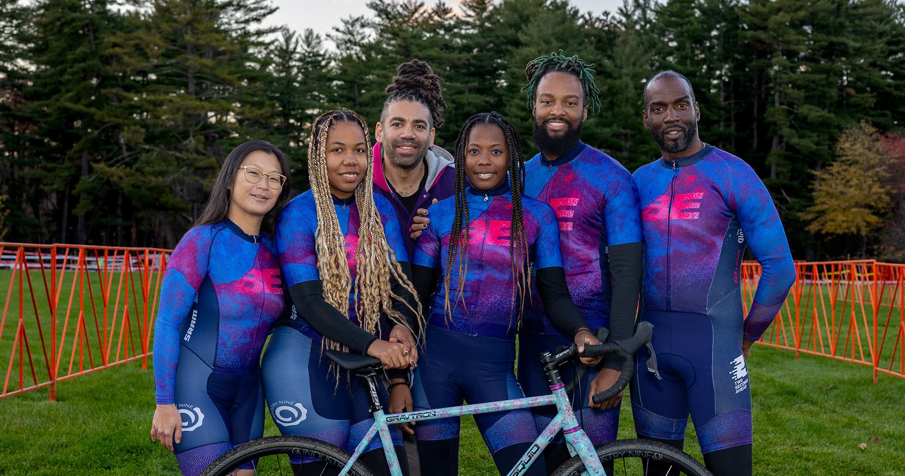 Photo 01 ‣ Be Cyclocross Team Photo, Northampton CX